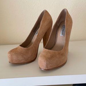 Steve Madden Nude Suede Heels
